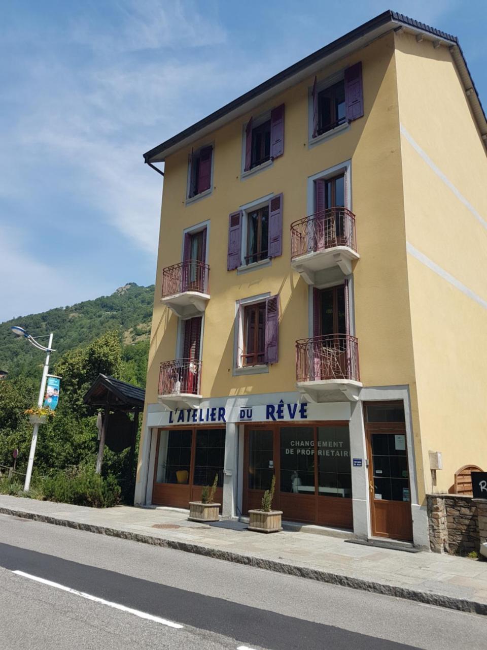 Aparthotel L'Atelier Du Reve Brides-les-Bains Exterior foto